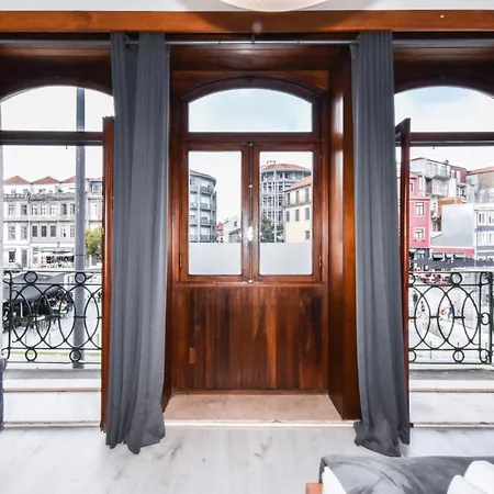Poveiros Studio Downtown - By Guest Porto