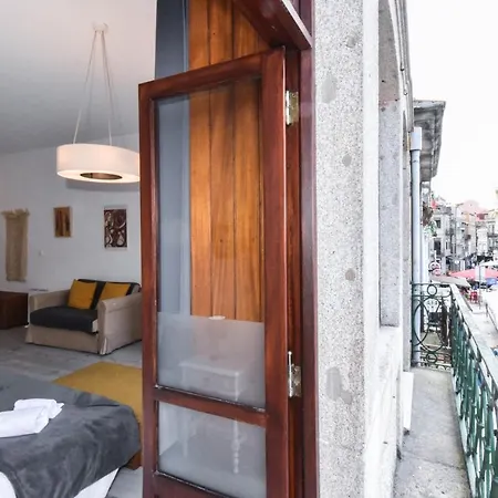 Poveiros Studio Downtown - By Guest Apartment